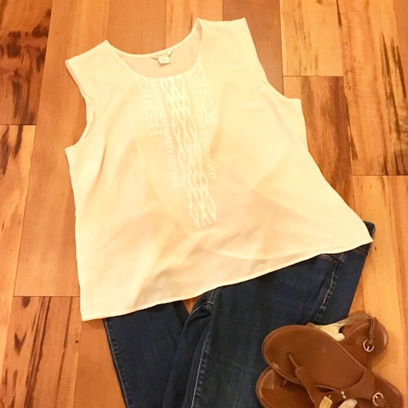 Ariat brand. Size medium. Pale Pink. Open in back - Picture 1 of 1